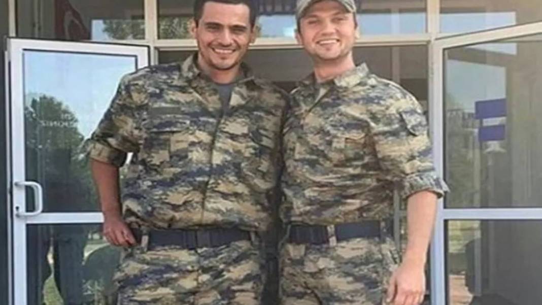 Cem Yılmaz'ın şarkıcı Ege'yle askerlik fotoğrafı sosyal medyayı salladı "babamın kazağıydı" 4